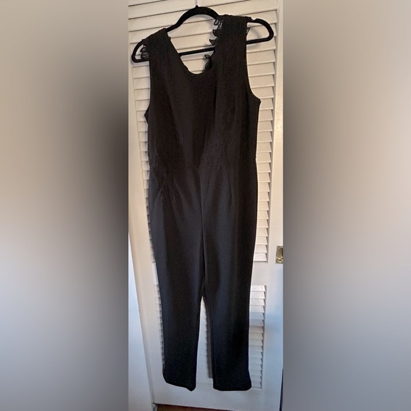 Like New APT.9 Black Jumpsuit with flower appliqué - Picture 3 of 12